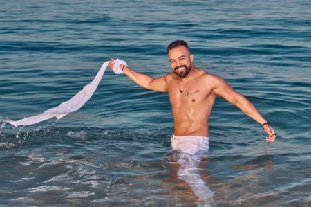 أيوب الحومي يطرح خليكي معايا